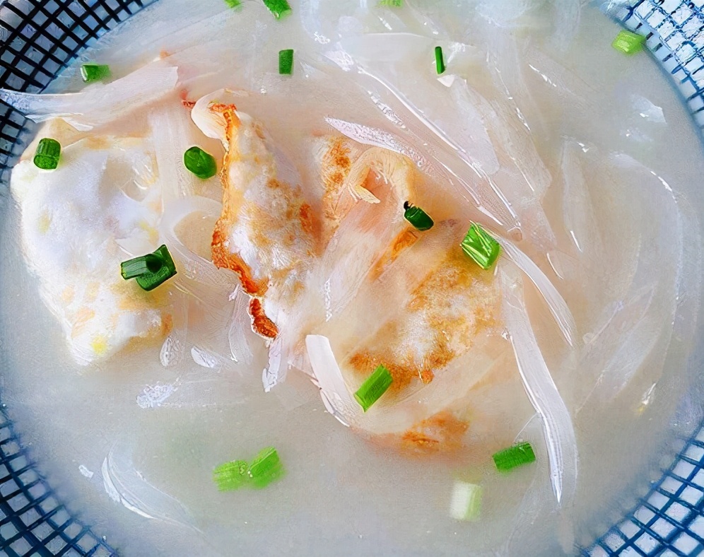 杨幂同款煎蛋萝卜汤,汤白味美,减脂掉秤,巨好喝,非常的营养