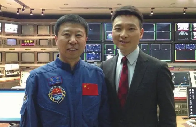 康辉口播20分钟上热搜：业务能力，才是一个男人最大的魅力休闲区蓝鸢梦想 - Www.slyday.coM