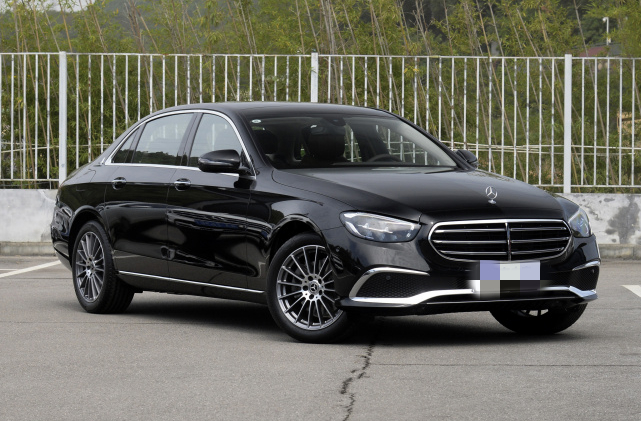 奔驰e260和e300有何不同,各自性价比最高的是哪款车?