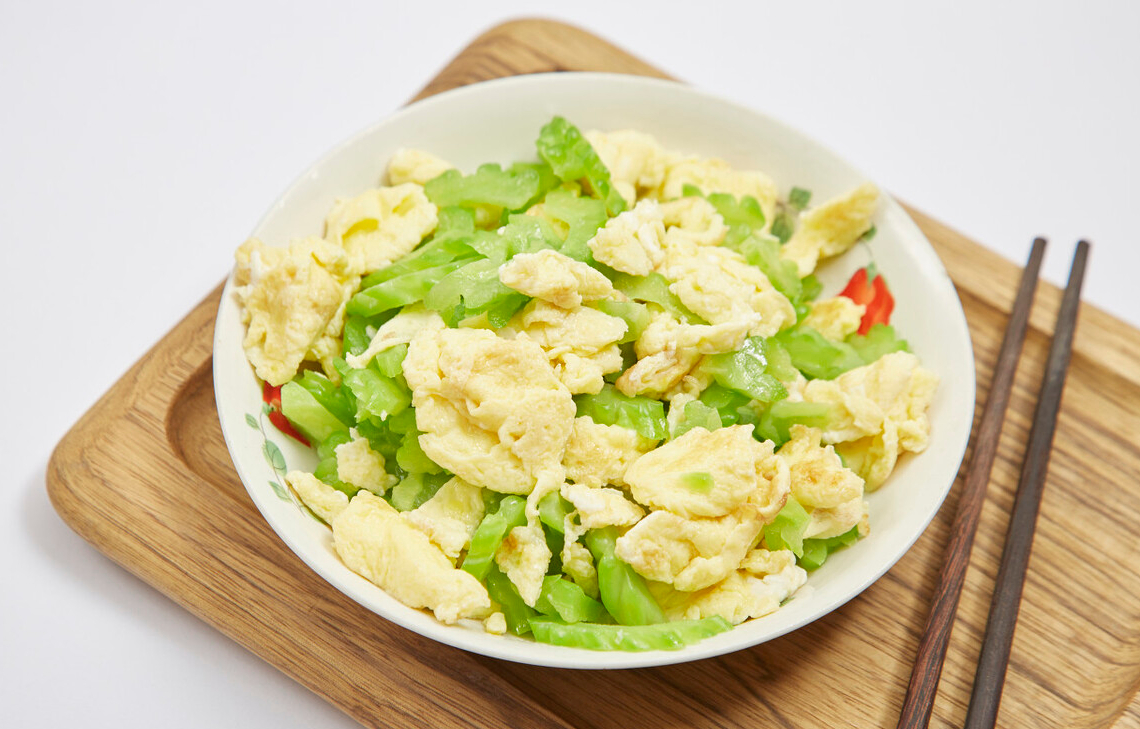 莴笋炒鸡蛋鲜香爽脆佐酒配菜超美味做法很简单的家常菜