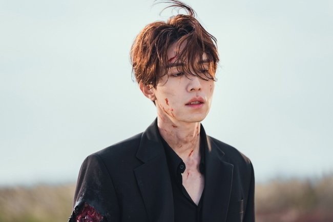 《九尾狐传》李栋旭绝美剧照公开!九尾狐大人陷入危机,浴血重生