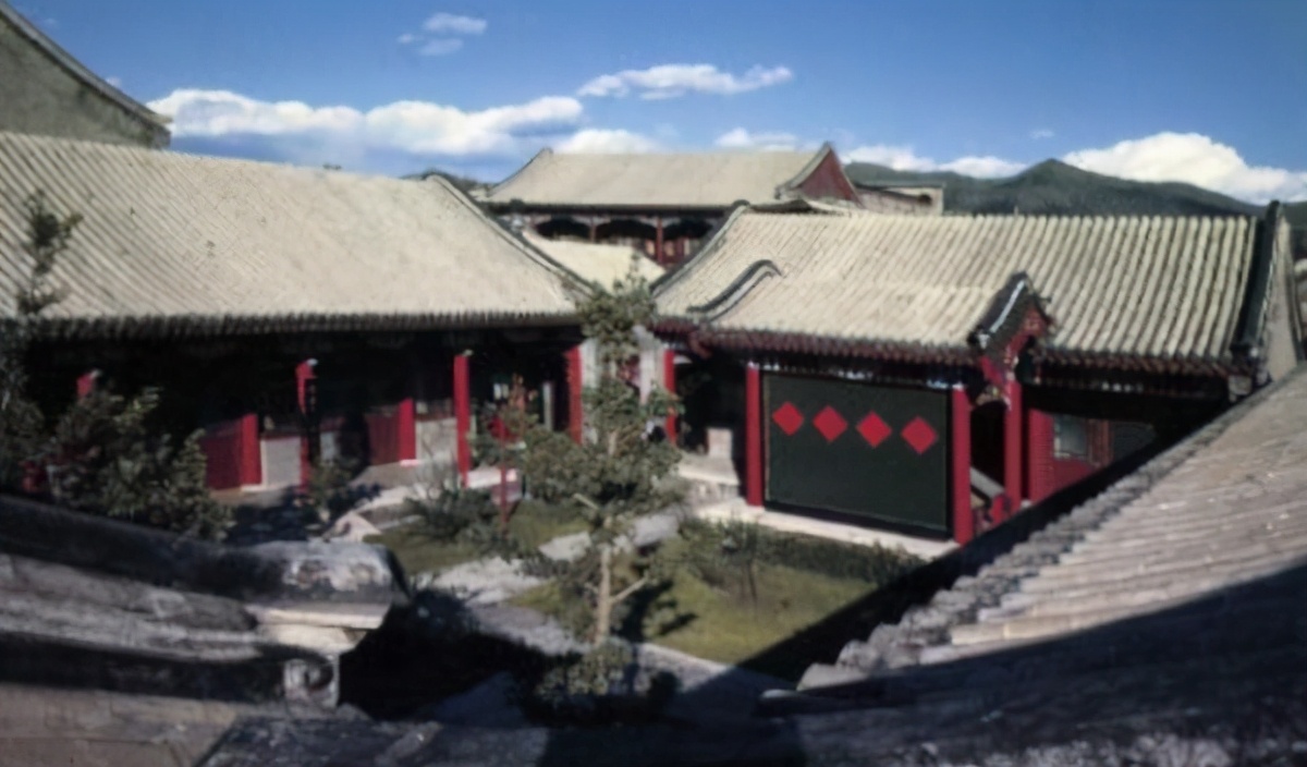 家住上亿四合院院有500棵樱桃树难怪李诚儒敢怼敢退赛