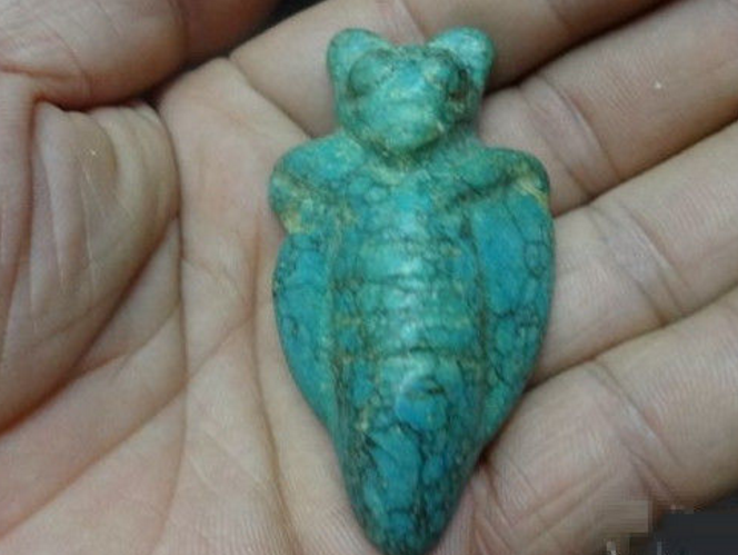 男子捡到块"绿蝙蝠",回家母亲看到情绪失控,了解后果断扔掉