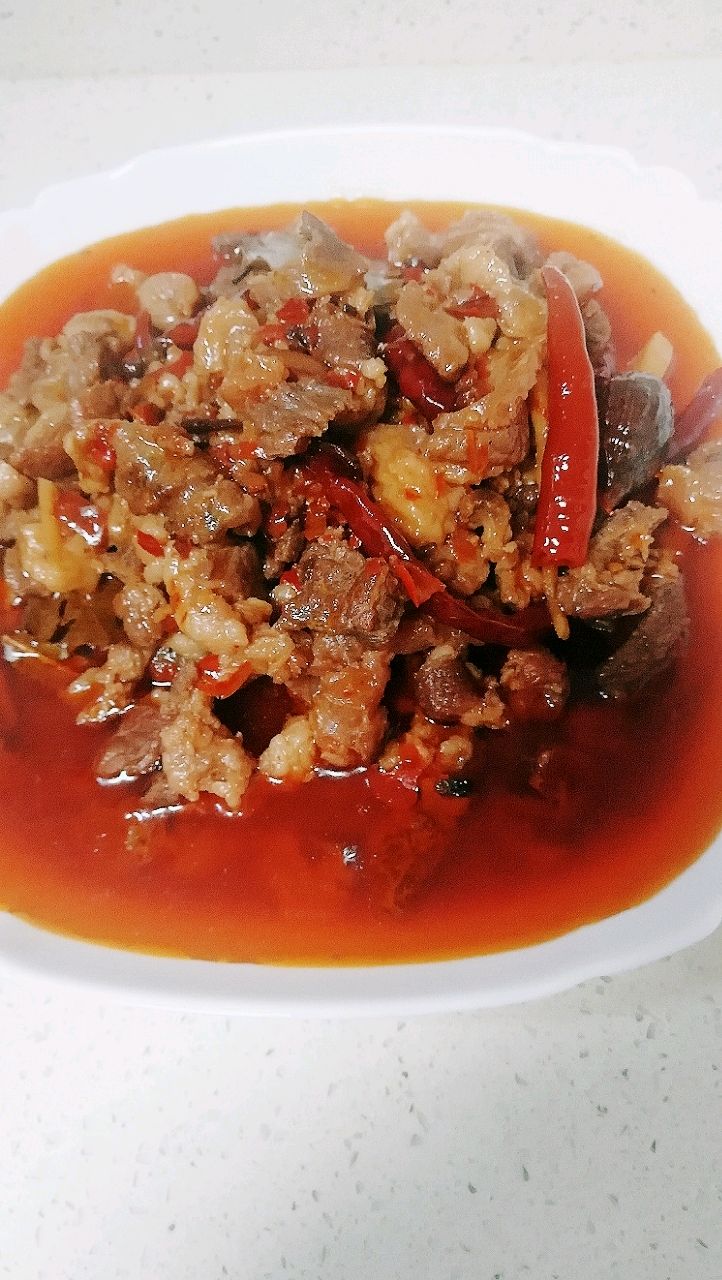 【香辣牛腩】的做法 配方,色香味俱全,香辣的口感简直回味无穷