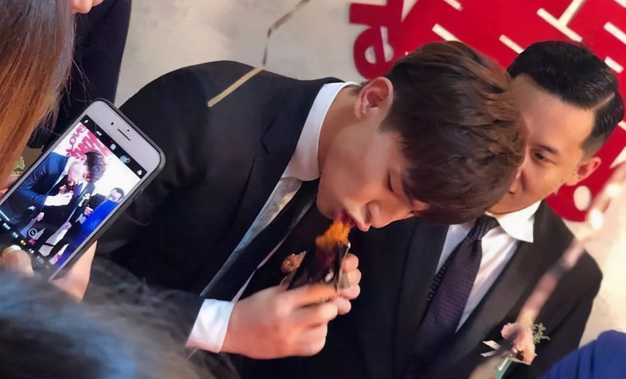 盘点娱乐圈爱吃辣条的明星,赶紧来看看,有没有你们家的爱豆