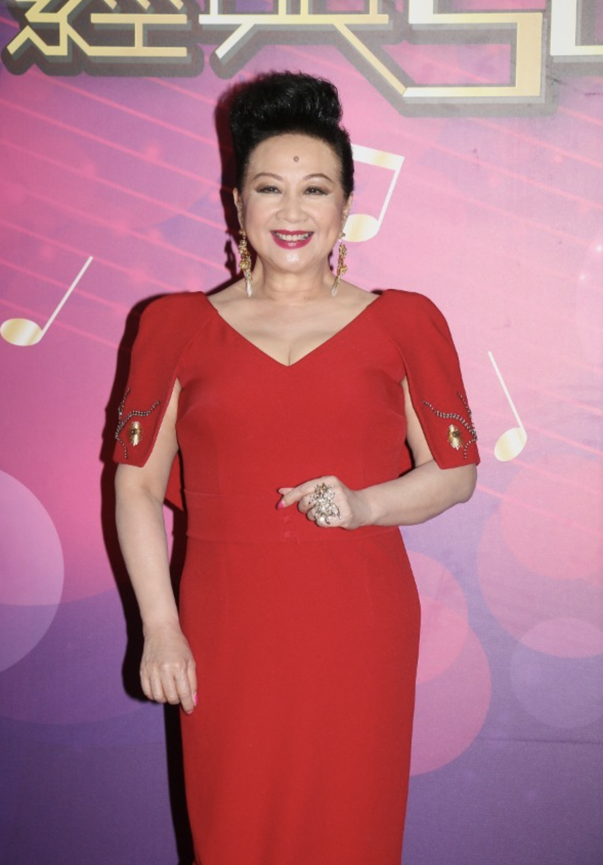 70岁薛家燕宣布不再婚嫁,与小17岁男友感情稳定,两度拒对方求婚