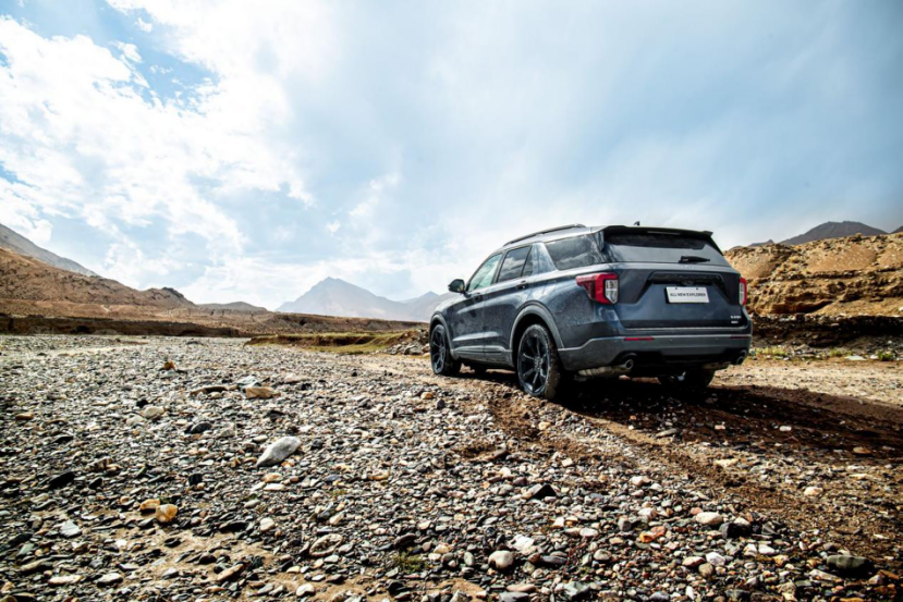 后浪们看过来 这有一辆高颜值、高“智商”、强动力的SUV