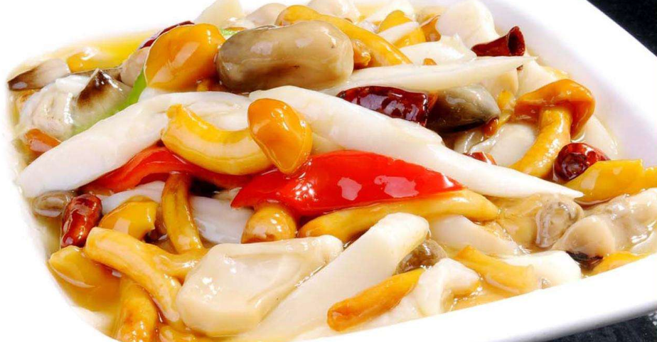 香辣可口炒三菌,促进新陈代谢,香辣入味儿,非常下饭,皮肤细腻