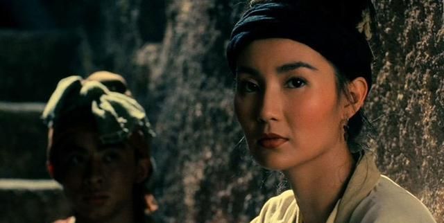 1992年《新龙门客栈》,张曼玉饰演金镶玉,妩媚泼辣,八面玲珑