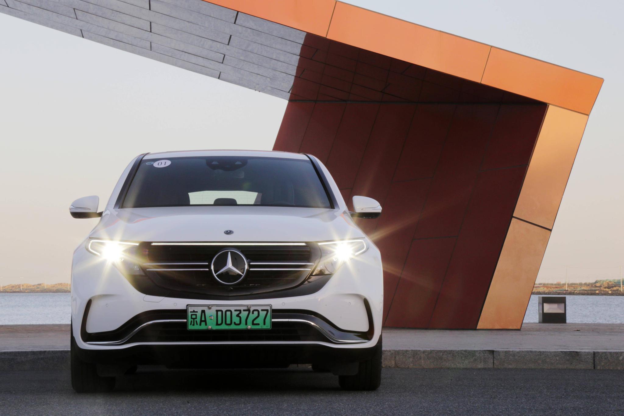 试驾奔驰eqc,传统豪华品牌的电动车到底够不够智能?