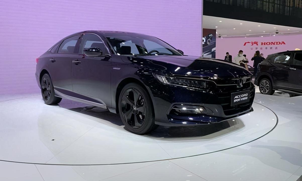 21款天籁上市,"大沙发"被迫玩运动,能跟雅阁凯美瑞对标吗?