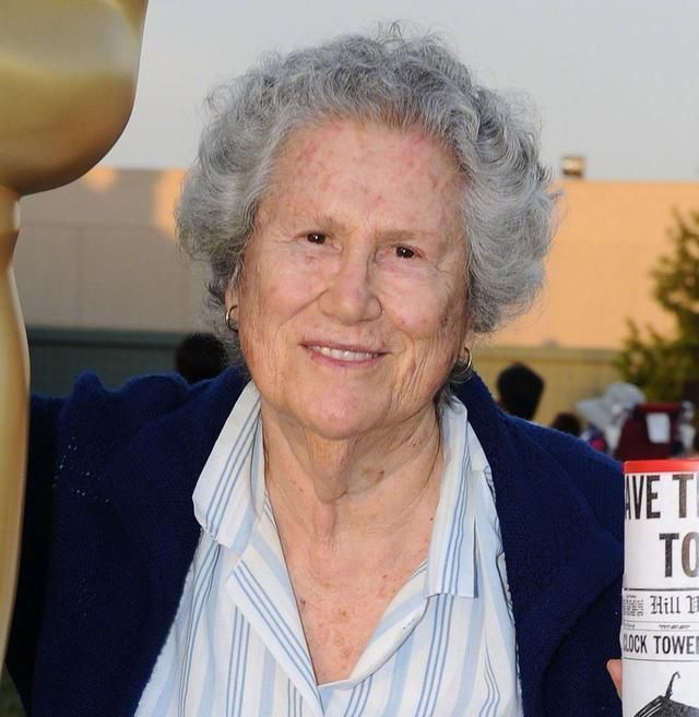 91岁泰坦尼克号女演员去世,41岁开始演电影,网友:印象太深了