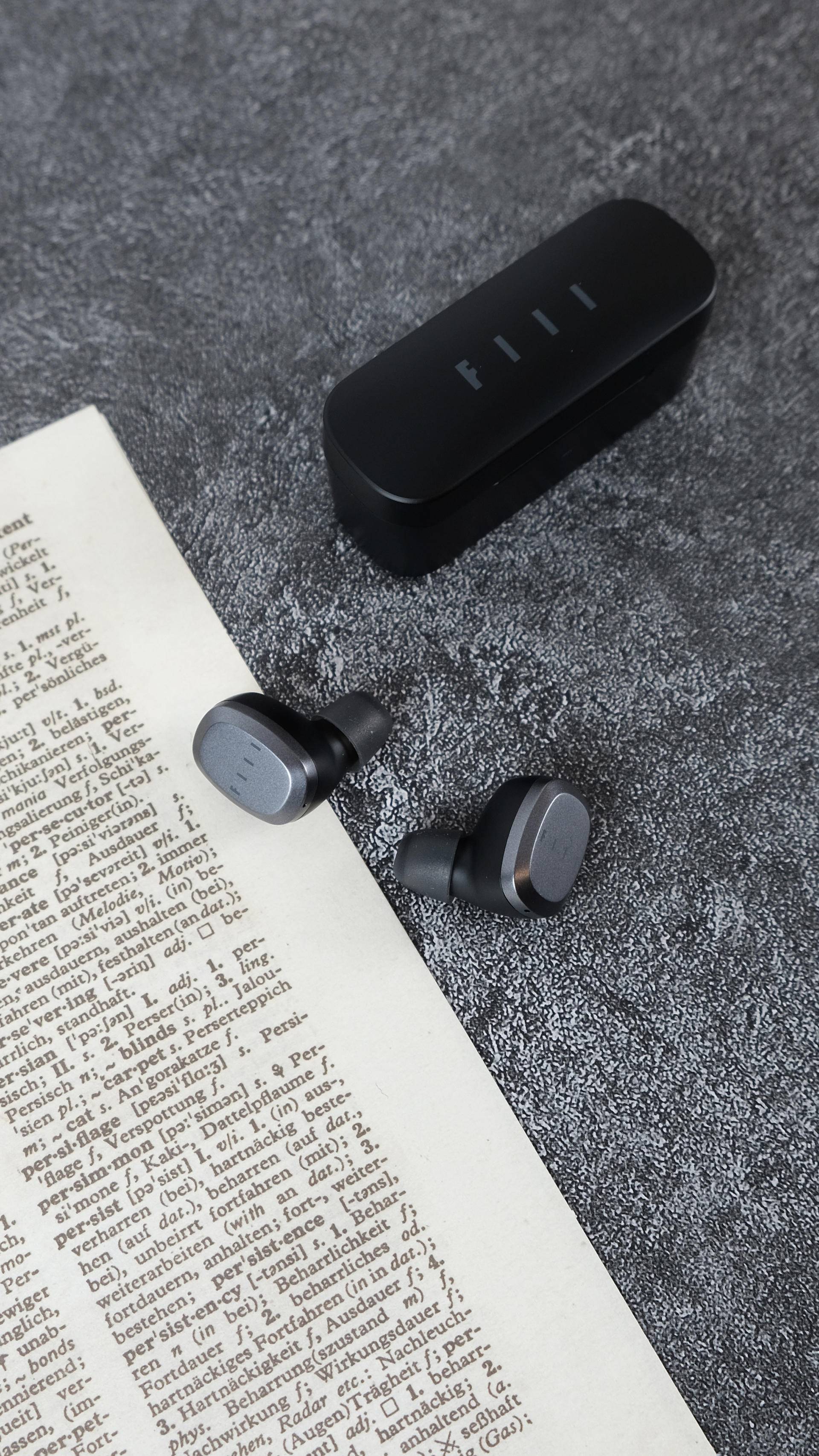 闭着眼选的耳机,没想到还不错.fiil t1 lite分享