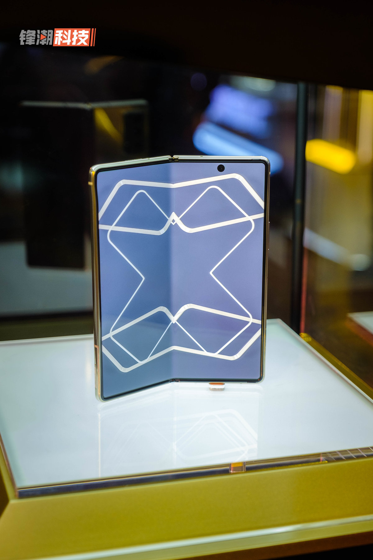 三星w21 5g上手图赏:双卡双待折叠屏旗舰