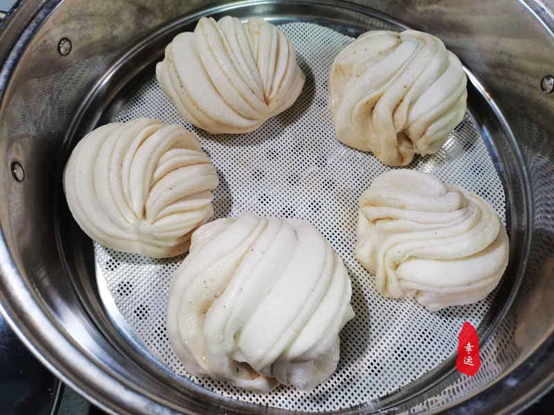 自己蒸馒头蒸花卷,寻找不光滑有麻点原因,我曾怀疑是面粉的问题