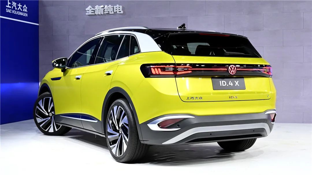大众ID.4家族开启预售，全新高尔夫R发布官图..丨今日车闻-新浪汽车