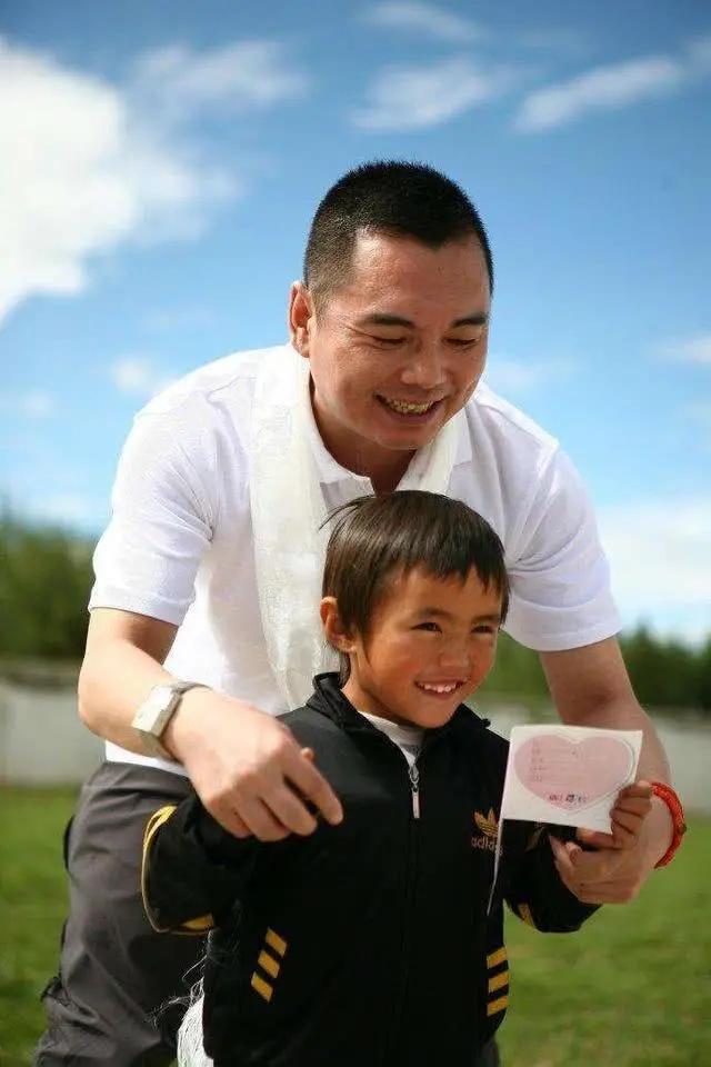 情断周艳泓,抛弃秦海璐又闪婚李湘,李厚霖为何选择皈依佛门?