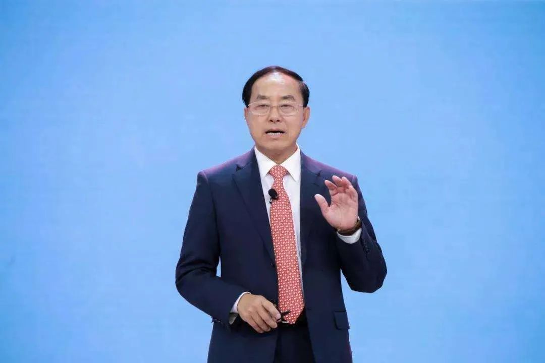 列第362的陈雪玲(晨光文具),陈雪玲是双胞胎兄弟陈湖文和陈湖雄的胞姐