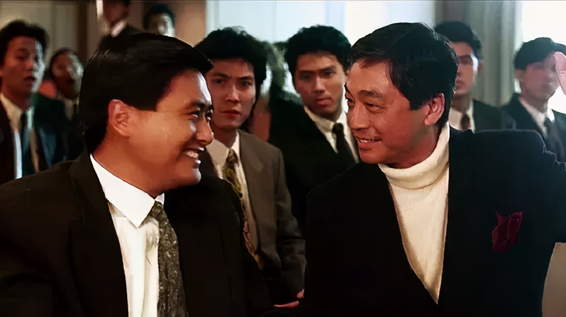 也正是这部戏出名之后,《纵横四海》《英雄本色》都对他伸出了橄榄枝