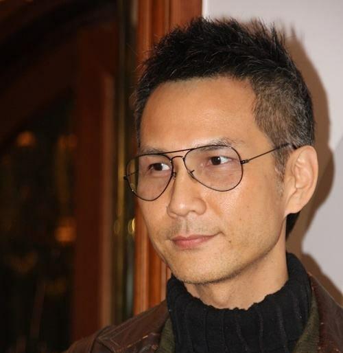 56岁陈启泰曝光近照,称未体验过贫穷生活,结婚22年不生小孩