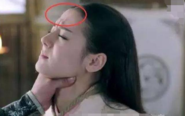 杨颖掐脖子图片