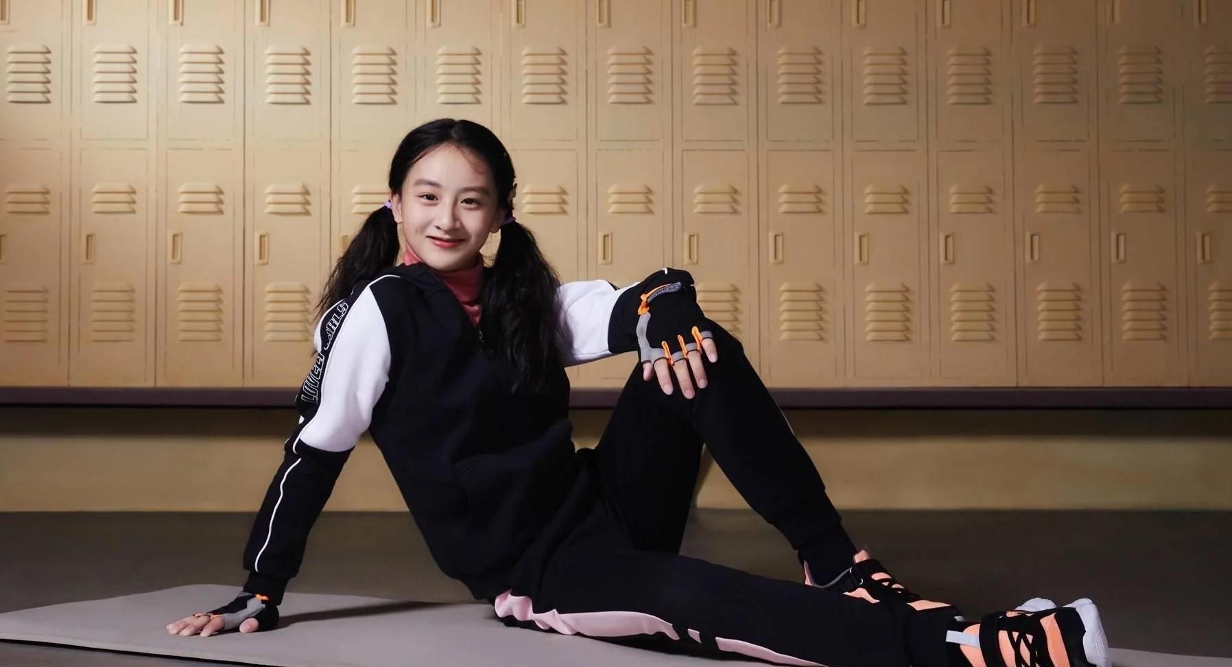 田亮女儿拿下运动品牌代言12岁独自出席活动明星孩子不简单