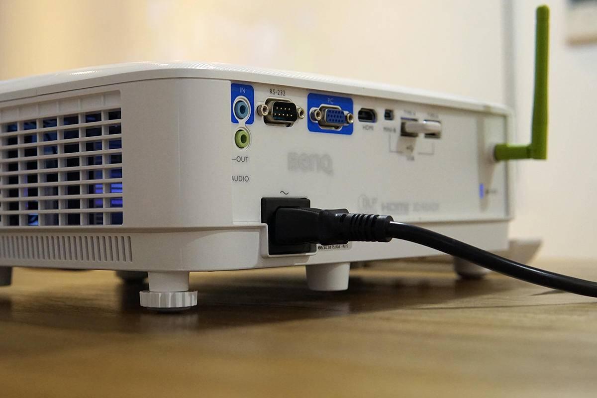 无网无线也能投明基e530智能投影仪带来办公新体验