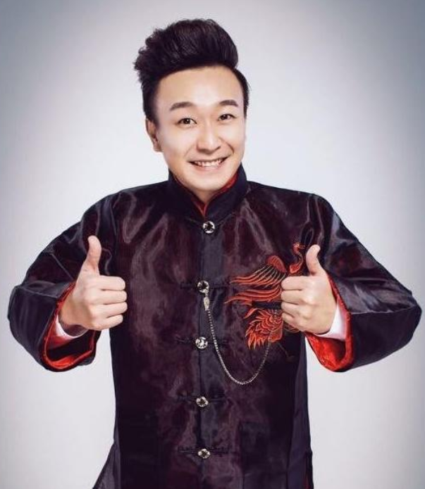 知名主持人小济南突发疾病去世,年仅36岁!留下10岁儿子惹人心疼