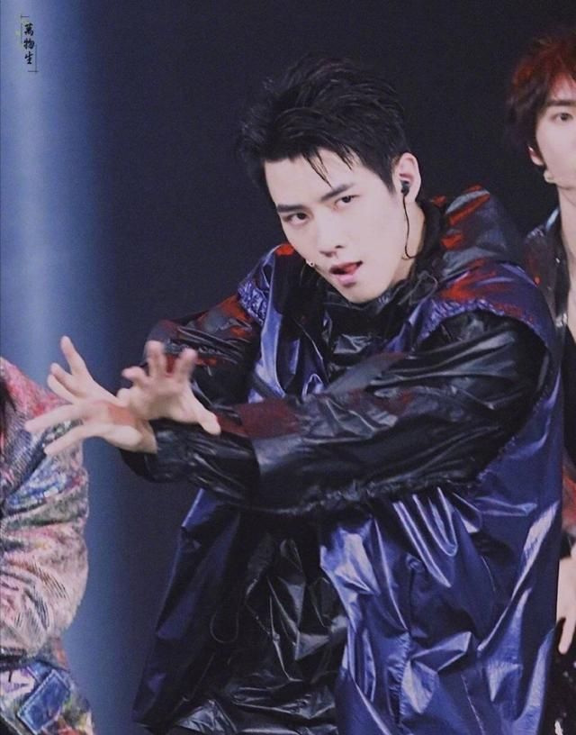 周震南将缺席r1se在长沙的团体签售活动!这次活动任豪也不出席