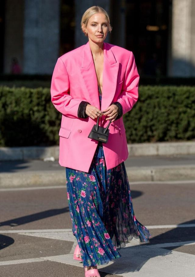 选对颜色就时髦,今秋流行的"千禧粉"解析,每一套都是穿搭模板