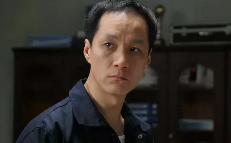 今年58岁的冯远征出道多年,饰演了不少经典角色,因其形象良好品德高尚