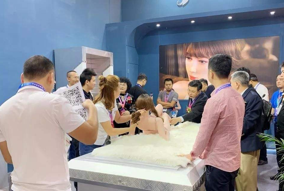 "有心跳"和"呼吸"的仿生伴侣机器人有望在今年上市