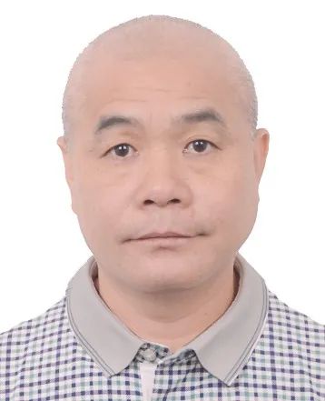 被执行人姓名:钟久塘,男,52岁身份证号码:3621351968****0031住址