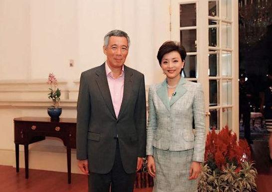 女主持人,嫁入豪门成女强人,和丈夫恩爱多年|央视|杨澜|吴征_新浪新闻