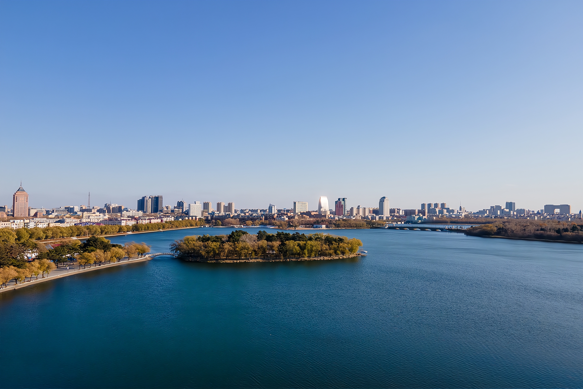 长春南湖公园,全国第二大城市公园,初冬时的景色依然美如画
