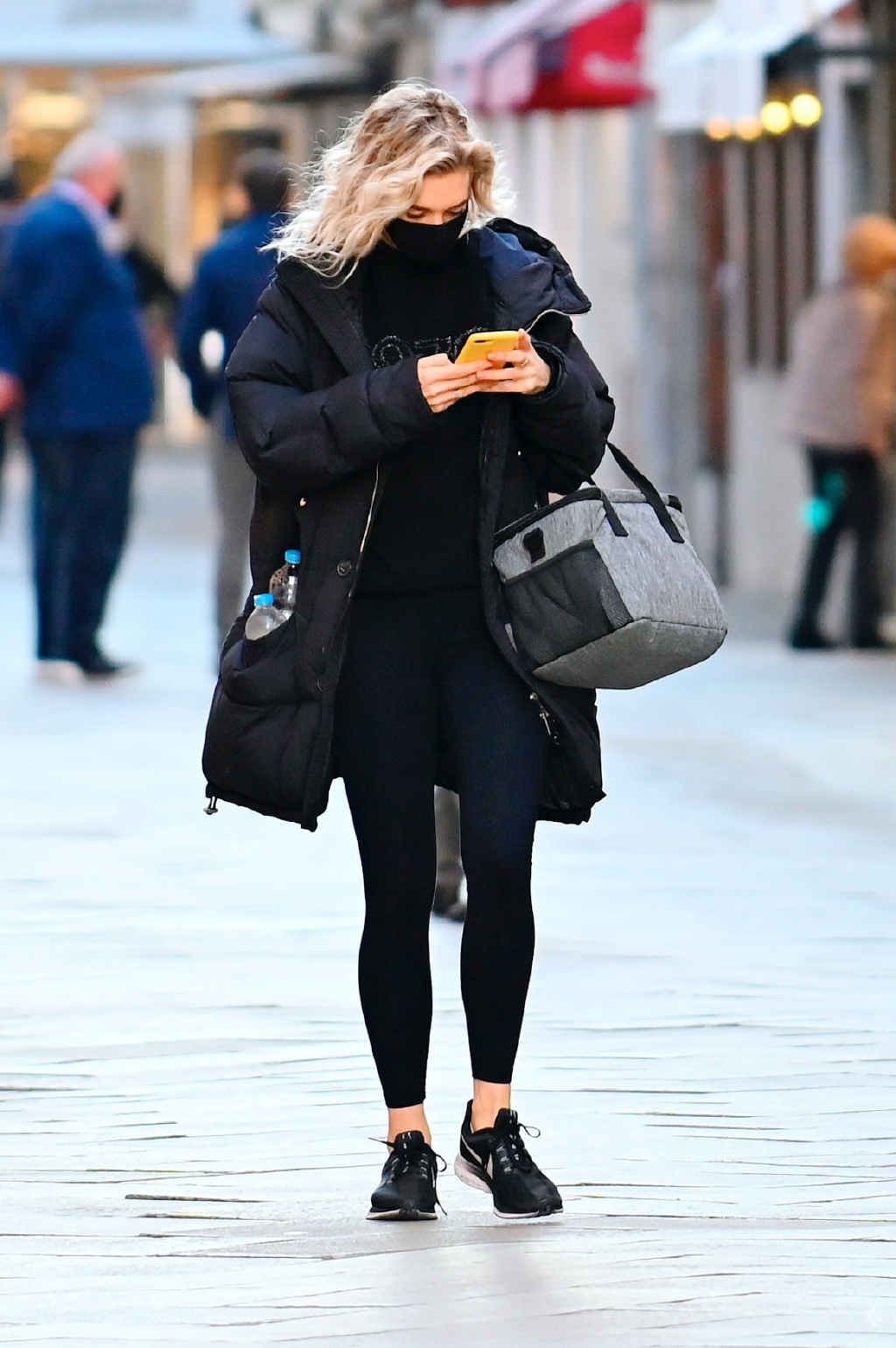 惊喜32岁白寡妇凡妮莎柯比亮相回归碟中谍7电影