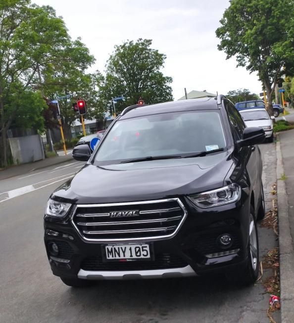 新西兰街头偶遇一辆哈弗h2,网友:挂外国车牌档次瞬间就上去了