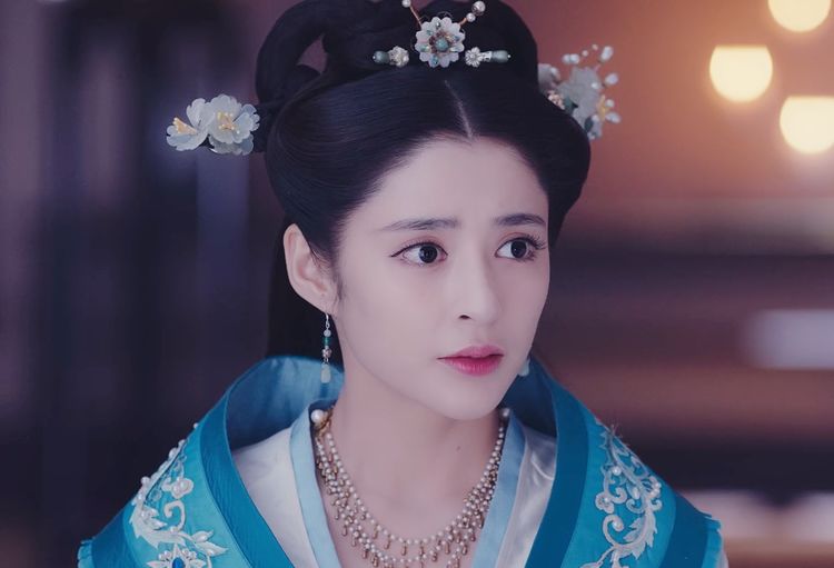古装剧中饰演"第一美女"的女星,前3位差了点,而她当之无愧