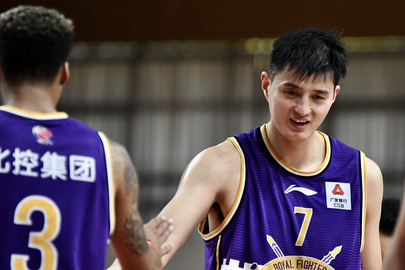 没周琦真不行新疆内线被捣烂俞长栋狂砍2419