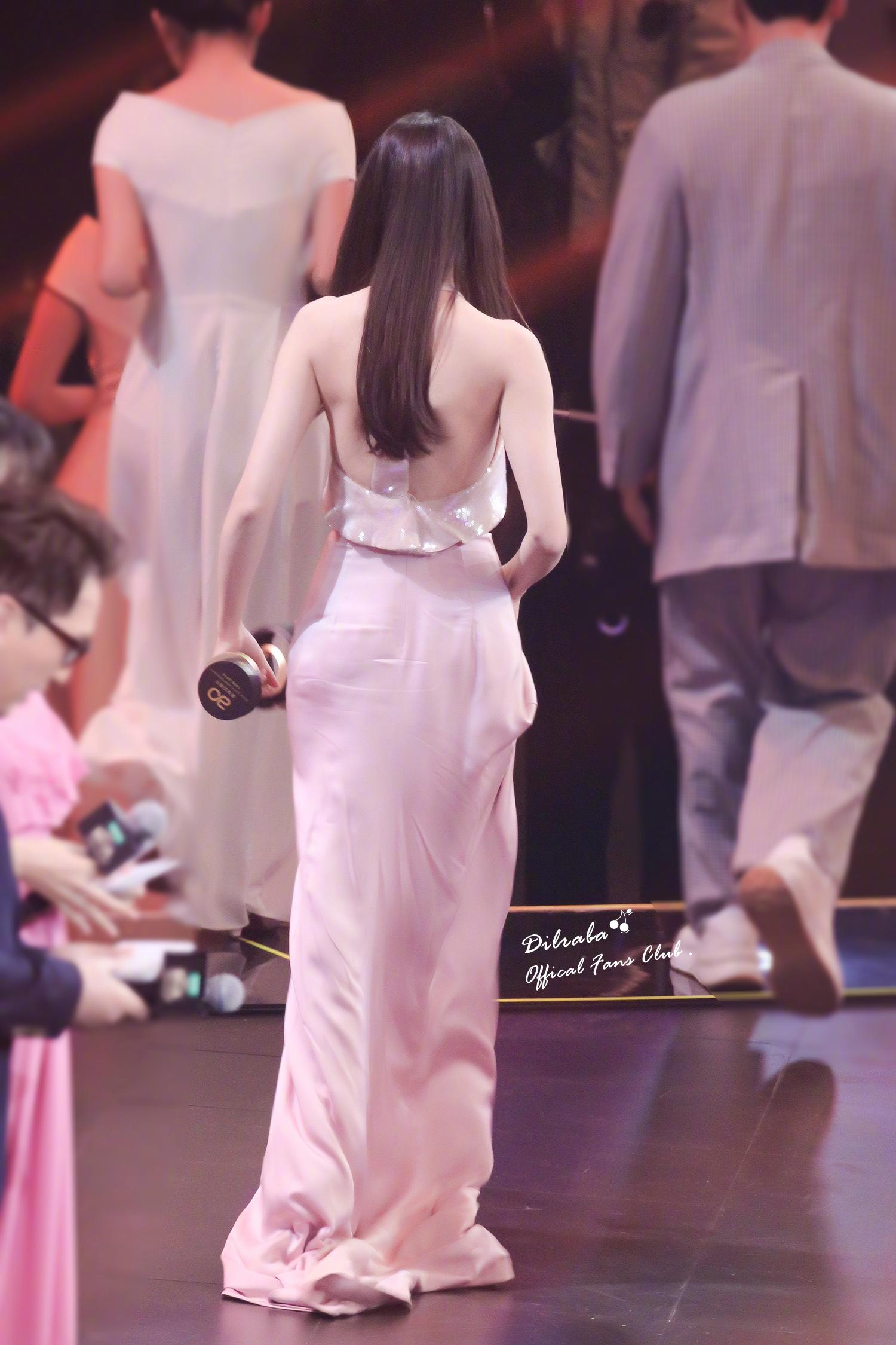 直角肩!蝴蝶骨!蛇精腰!