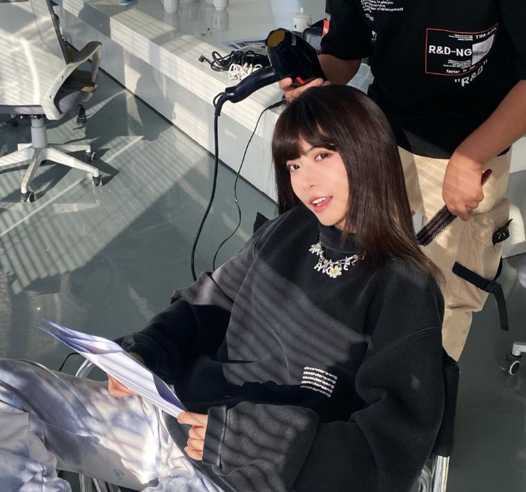 lpl女解说正面回应张颜齐双排事件:只是普通关系,怕被冲