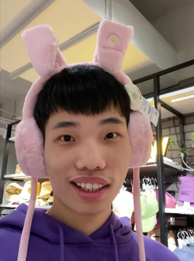 鲨鱼哟粉丝再起争执,原因竟然是鲨鱼的一个耳机