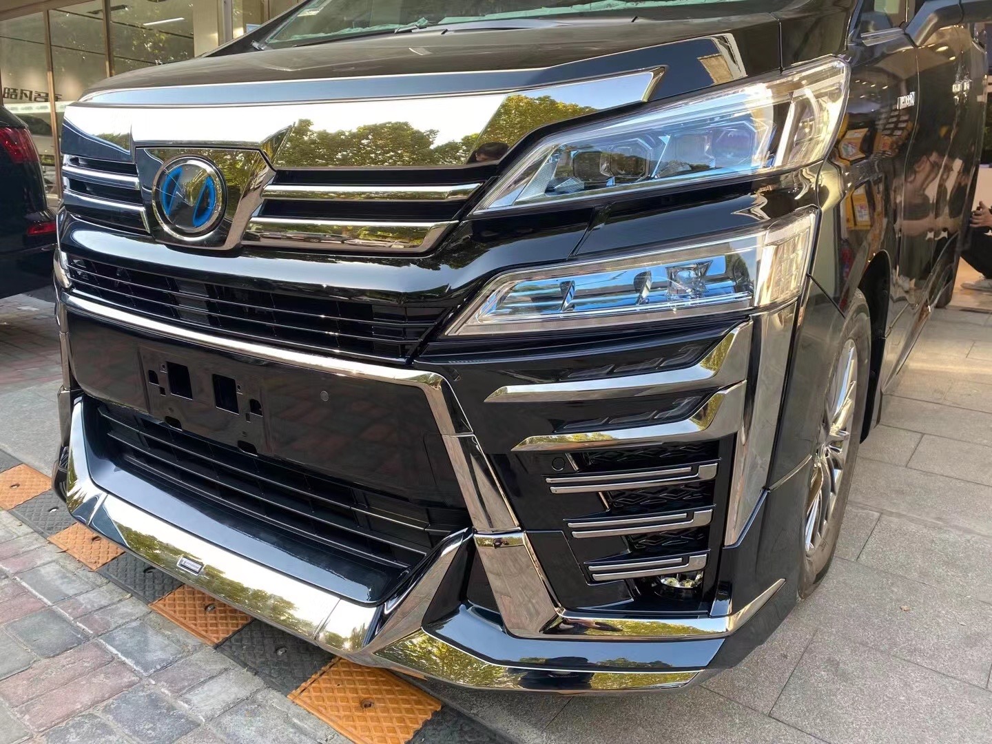 威尔法改装蒙娜丽莎包围石家庄永诚