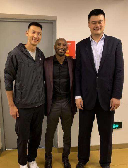 姚明的体型到底有多大?通过对比后一目了然 奥尼尔都矮一头