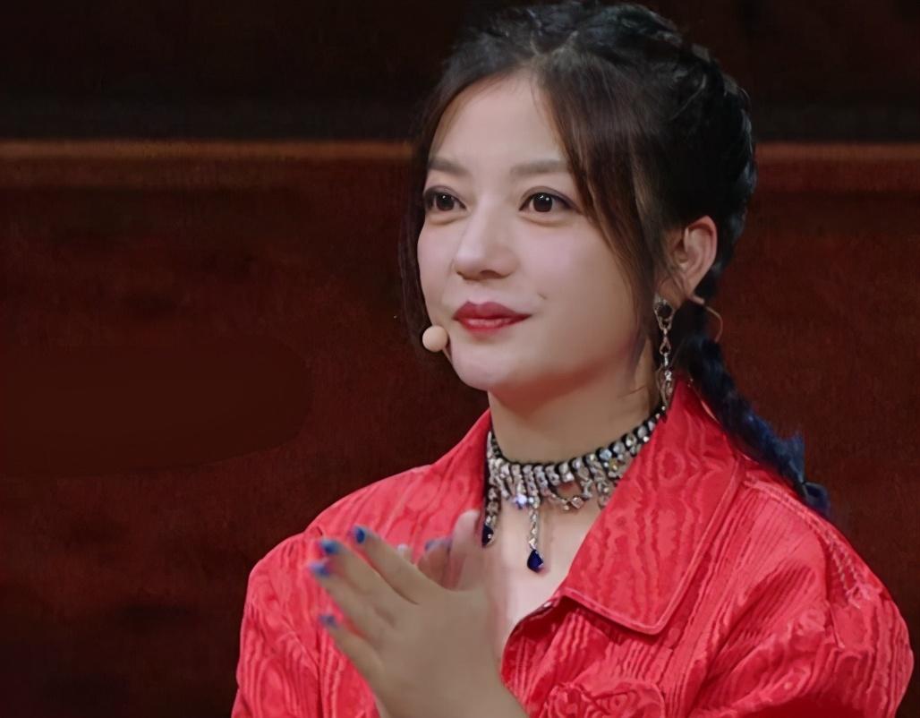 其实看过节目就知道 ,这事真不怪赵薇,赵薇对王莎莎