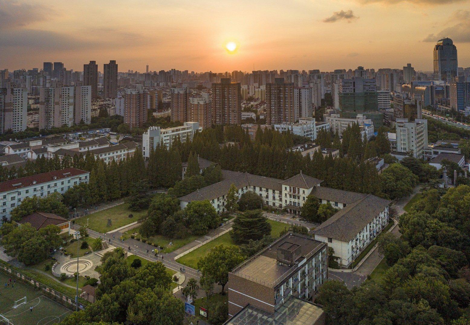 上海:同济大学秋意浓