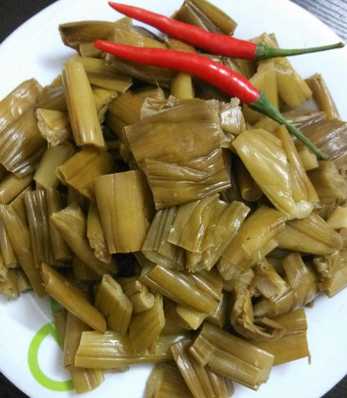 芋禾炒鱼干,一道别致的农家菜,碰撞出不一样的花火