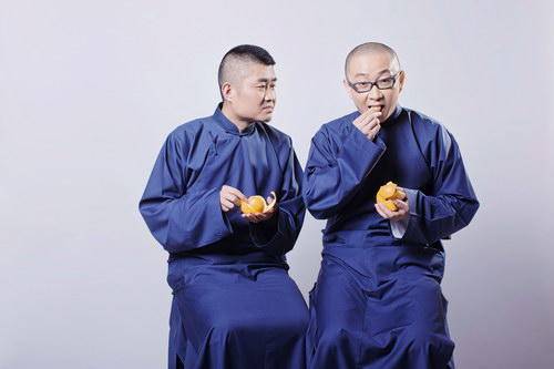 相声演员中的逗哏卖力表演捧哏很少说话他们怎么分配收入呢