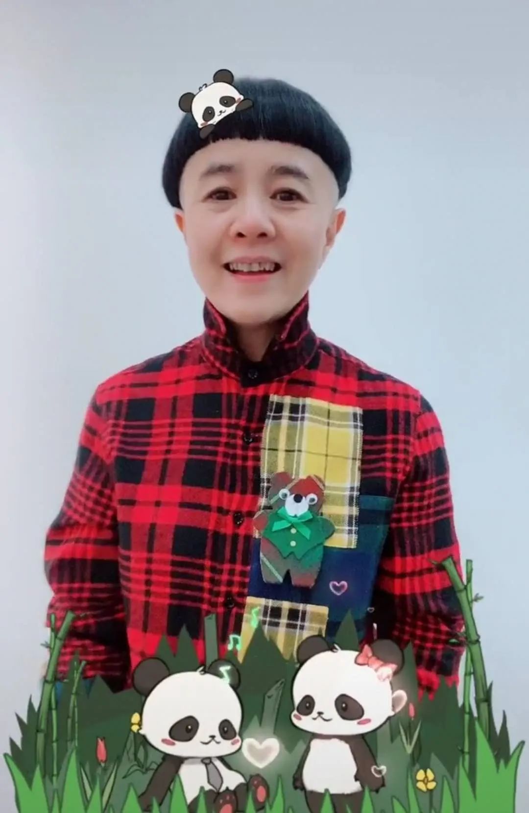 54岁金龟子晒近照,岁月不饶人《大风车》成回忆,曾提携何炅入行