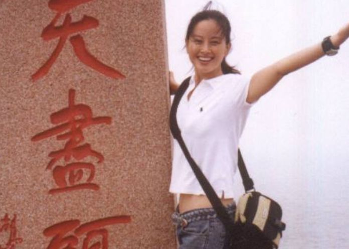 曾经红极一时,素颜美过许晴,巅峰时选择皈依佛门,原因一直是谜